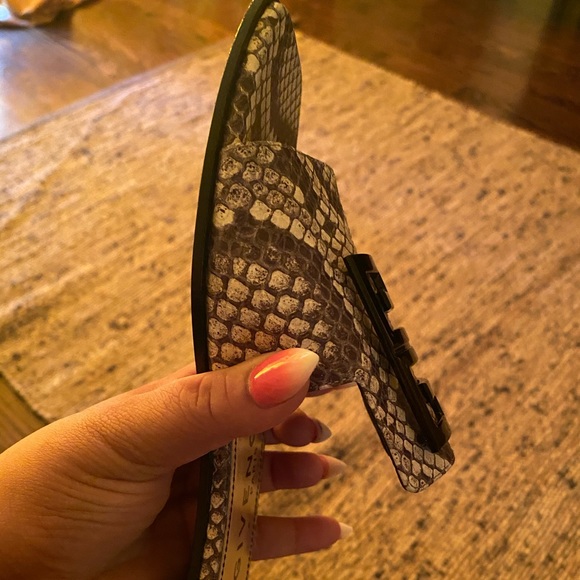 Givenchy sandals size 7 just like new - Picture 5 of 13